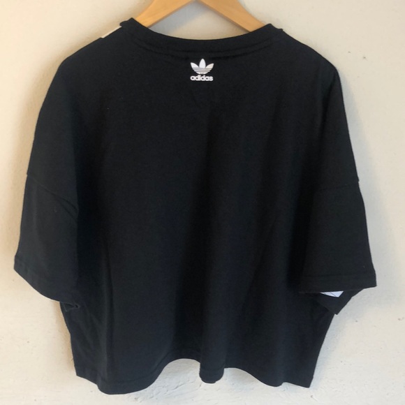 COPY - Adidas Logo Tee! 🖤 - Picture 3 of 5